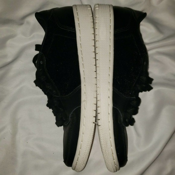 Nike Air Jordan 1 Retro Low OG Black Sneakers AO1935001 WMNS Size 8.5 Men Size 7 - Picture 6 of 9